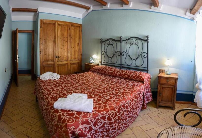 Номер Стандарт Трехместный, Albergo Diffuso Borgo Montemaggiore
