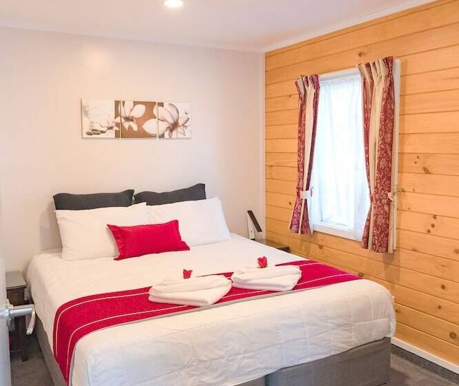 침실 2개 아파트, Tudor Park Motel