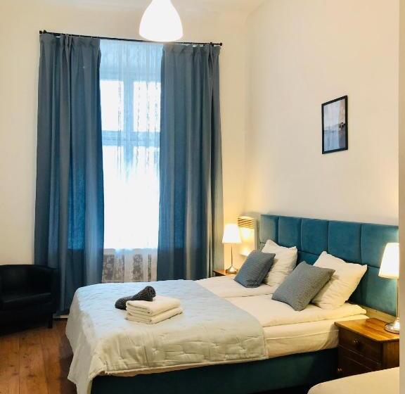 اتاق استاندارد سه نفره, Krakow Apartments & Rooms