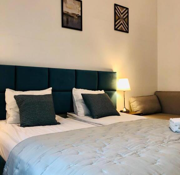 اتاق استاندارد سه نفره, Krakow Apartments & Rooms