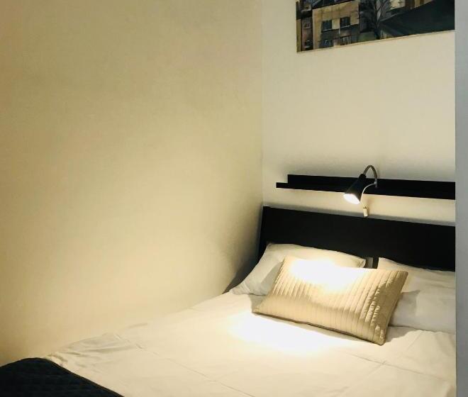 اتاق استاندارد سه تخته با سرویس بهداشتی مشترک, Krakow Apartments & Rooms