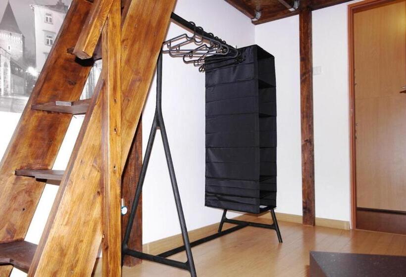 اتاق استاندارد سه تخته با سرویس بهداشتی مشترک, Krakow Apartments & Rooms