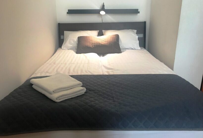 اتاق استاندارد سه تخته با سرویس بهداشتی مشترک, Krakow Apartments & Rooms