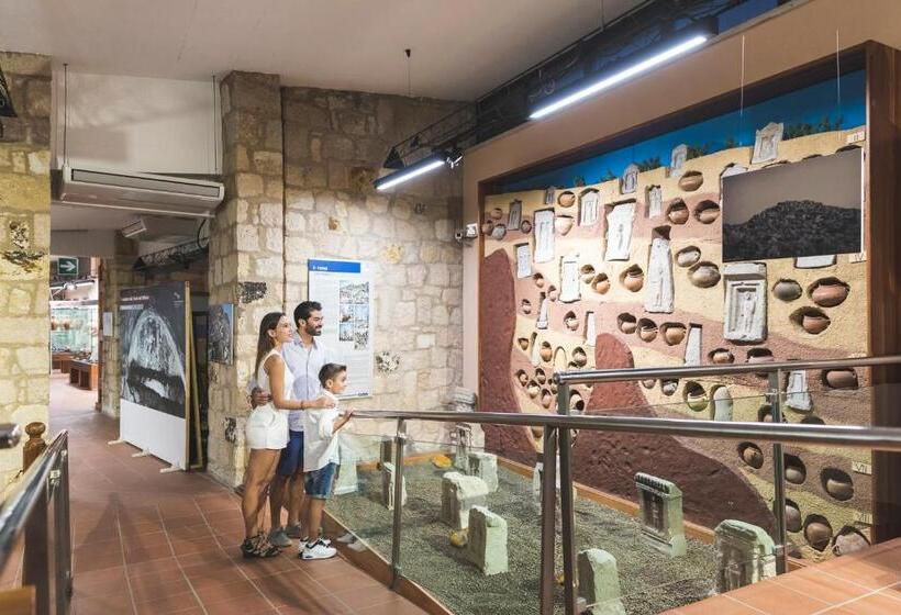 Люкс Вид на Море, Lu  Hotel Maladroxia