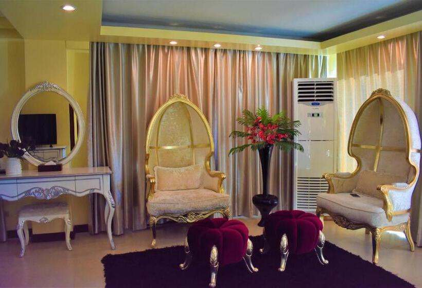 스위트 킹사이즈 침대, Golden Phoenix Hotel Boracay