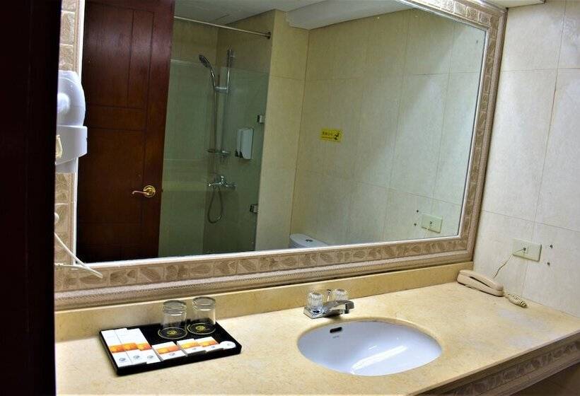 스탠다드 룸 킹사이즈 침대, Golden Phoenix Hotel Boracay