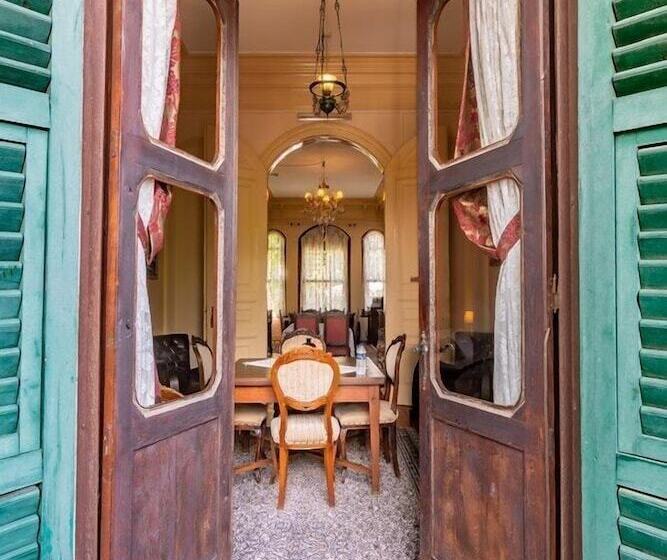 جناح عائلي غرفتين نوم, Büyükada Anastasia Meziki History Mansion