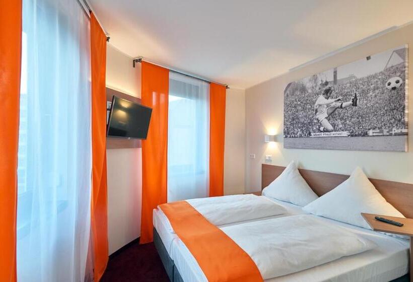 Трехместный Номер Базовый, Mcdreams Hotel Mönchengladbach