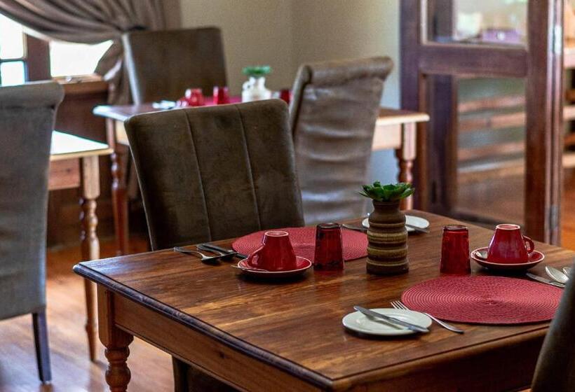 Семейный Номер Вид на Сад, Mooiplaas Guest House