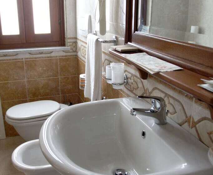 Номер Стандарт Трехместный, Euro Hotel Iglesias
