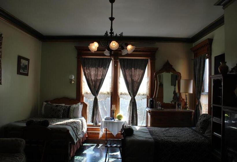 スタンダードルーム, Henderson Castle Inn