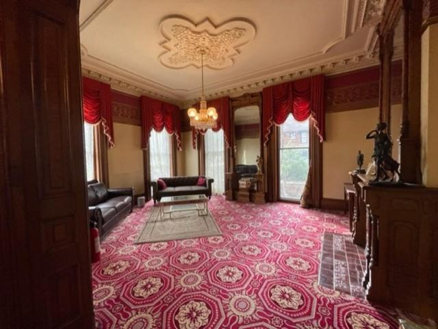 豪华房间, Henderson Castle Inn