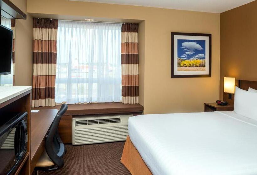 Номер Стандарт, Microtel Inn & Suites By Wyndham Red Deer