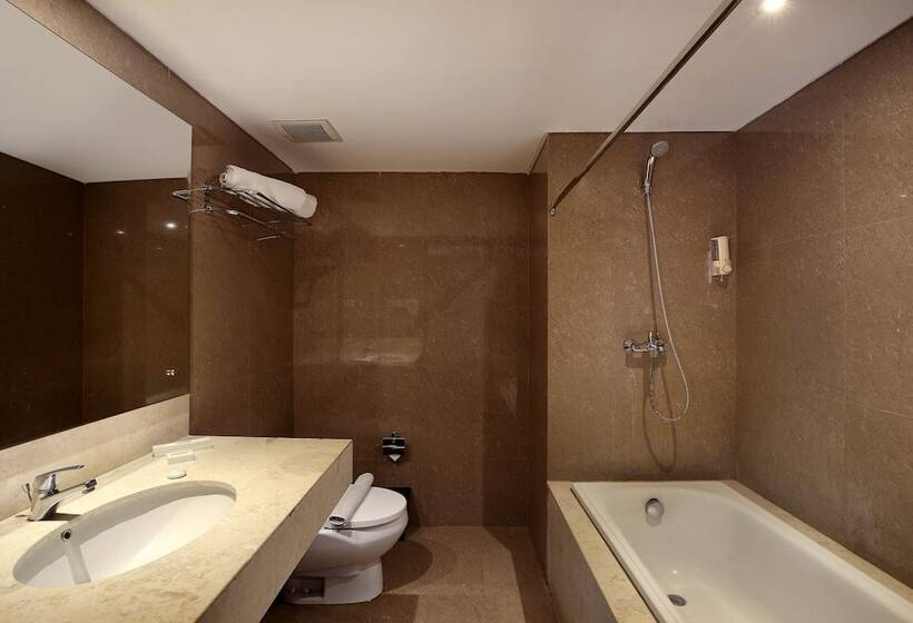 Полулюкс, Rofa Kuta Hotel   Chse Certified