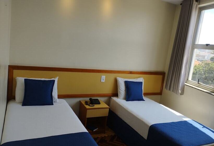 スタンダード4人部屋, Summit Inn Hotel Pouso Alegre
