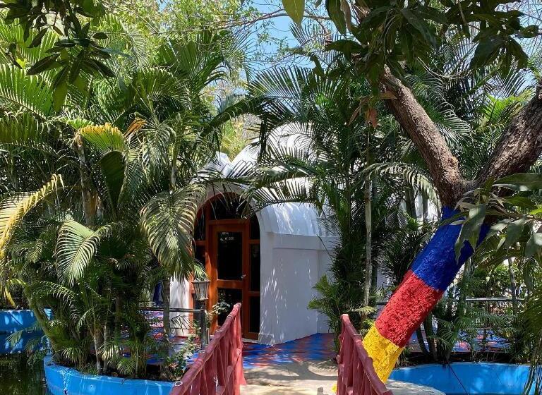 اتاق استاندارد با چشم‌انداز استخر, Sambodhi Retreat