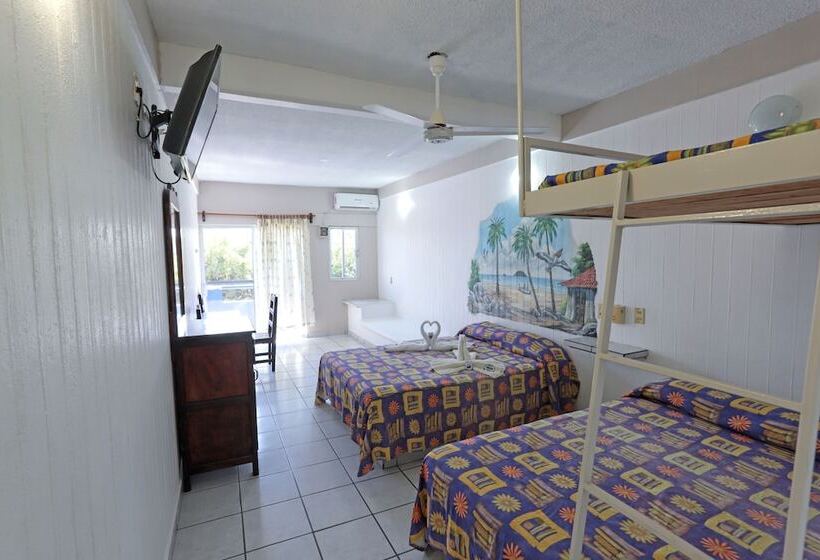 Chambre Quadruple Standard, Posada Real