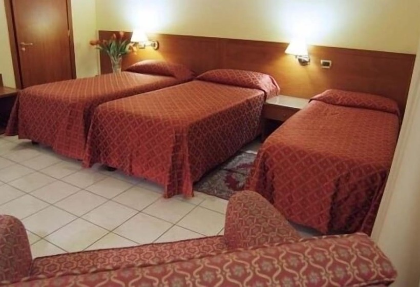 اتاق استاندارد سه نفره, Adria