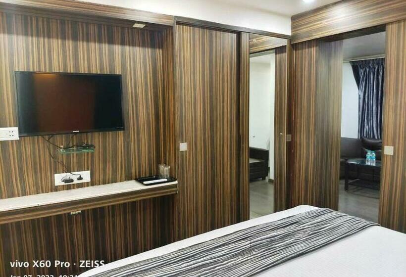 Suite, M Grand