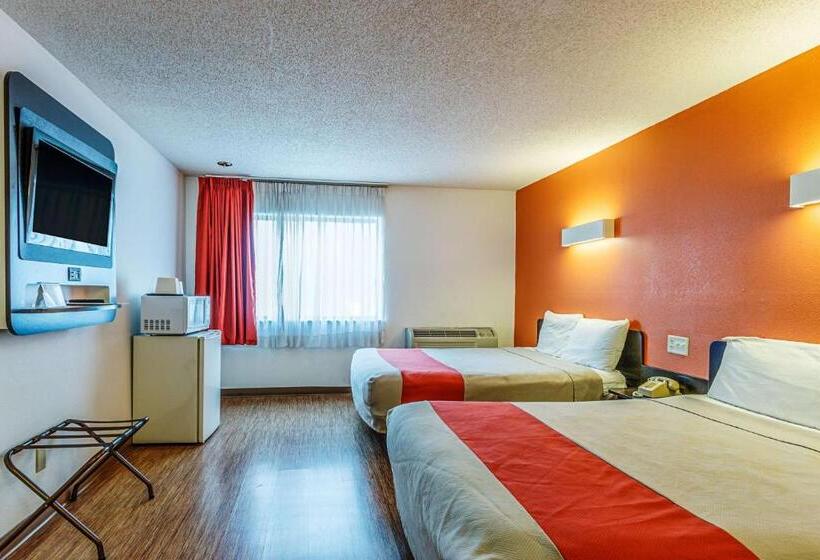 Номер Стандарт, Motel 6 Wisconsin Rapids, Wi