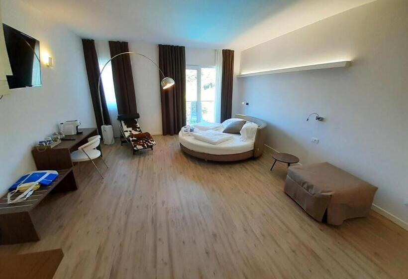 ハイドロマッサージバス付きジュニアスイート, Park Hotel Val Di Monte S
