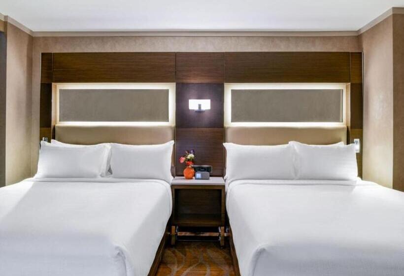 带2个双人床的标准工作室, Holiday Inn Brooklyn Downtown, An Ihg