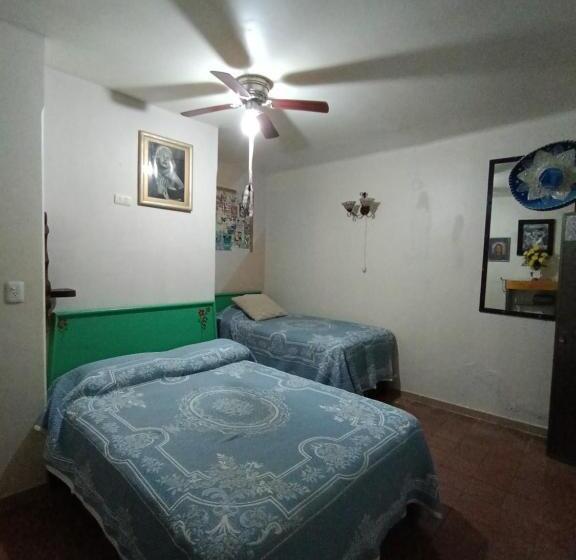 标准三人间, Posada Spa Antigua Casa Hogar