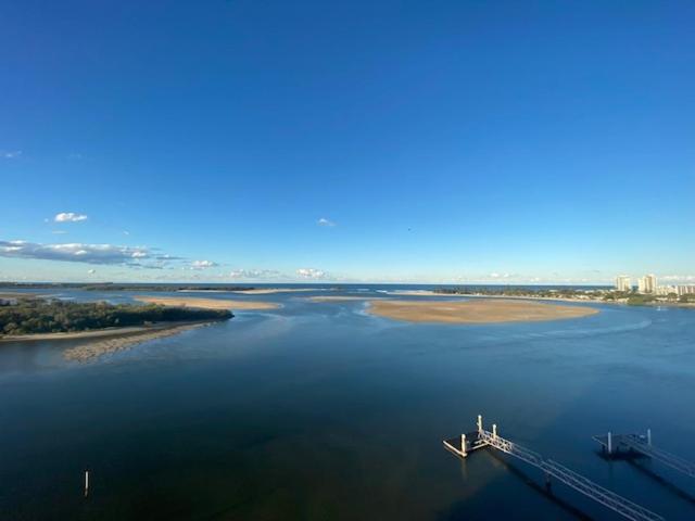 带2个卧室带海景的公寓, Waves Maroochy River