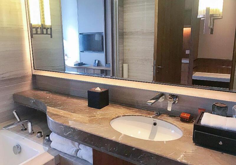 Стандартный Номер Кровать Кинг, Crowne Plaza Fuzhou Riverside, An Ihg