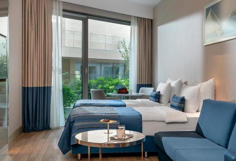 سوئیت جونیور با تخت بزرگ, Crowne Plaza Florya Istanbul, An Ihg