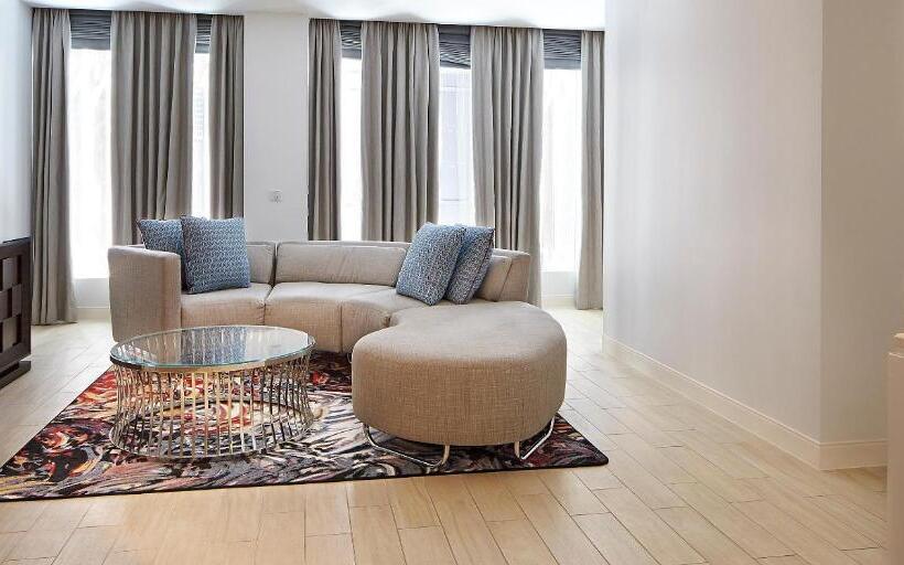 Люкс Адаптированный для Инвалидов, Indigo Atlanta Downtown, An Ihg