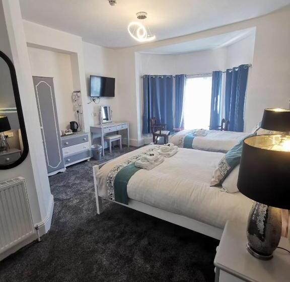 Семейный Номер Боковой Вид на Море, Cavendish House
