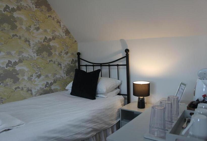 Семейный Номер, Waverley B & B