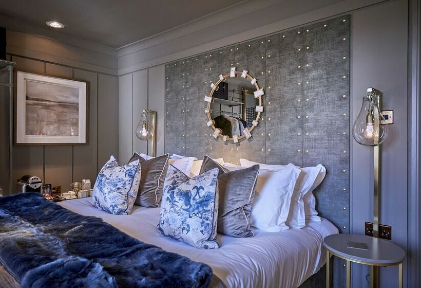 Deluxe Room, The Elms Hotel And Spa