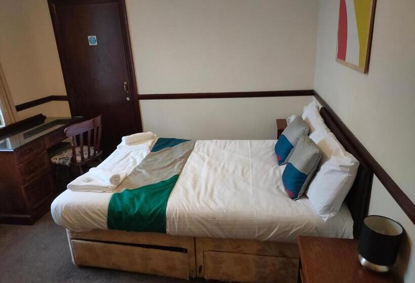 Четырехместный Номер Deluxe, Brunel Inn