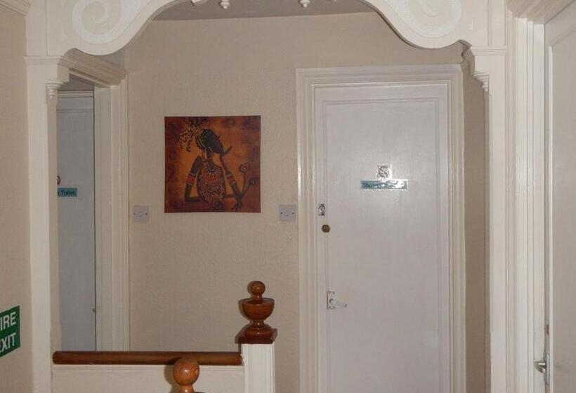 اتاق استاندارد با سرویس بهداشتی مشترک, Rob Roy Guest House