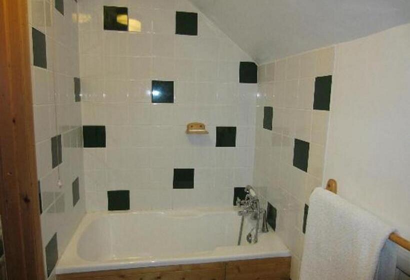 Номер Стандарт Вид на Море, Upton Cross B&b