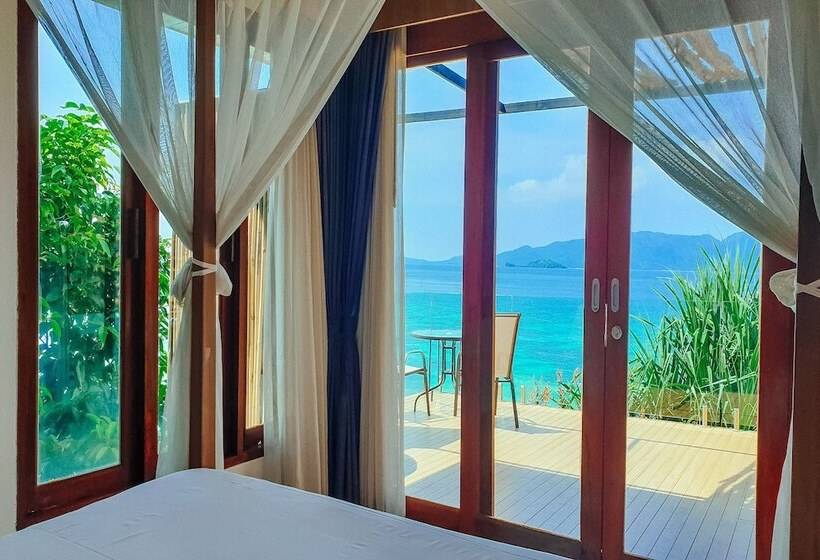 Standard Room with Hidromassage Sea View, The Cliff Lipe