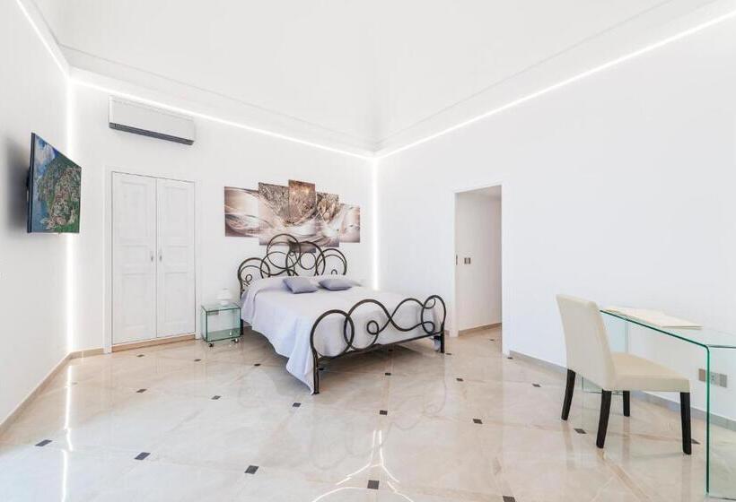 سوییت جونیور با بالکن, Villa Magia