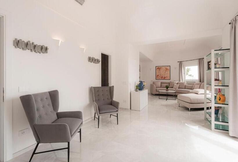 Дом 3 Спальни, Villa Magia