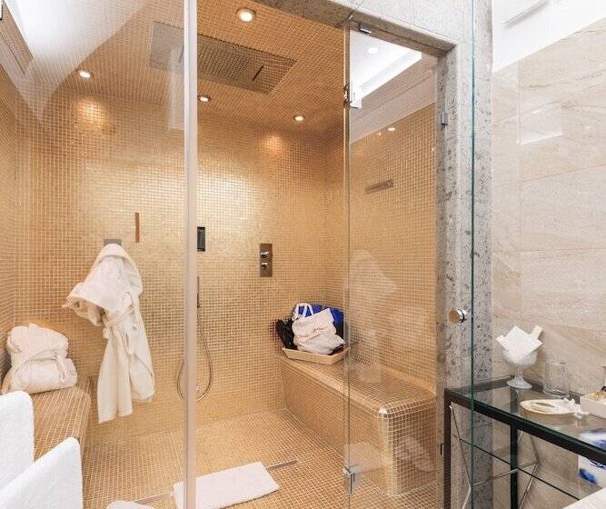 سوییت جونیور با بالکن, Villa Magia