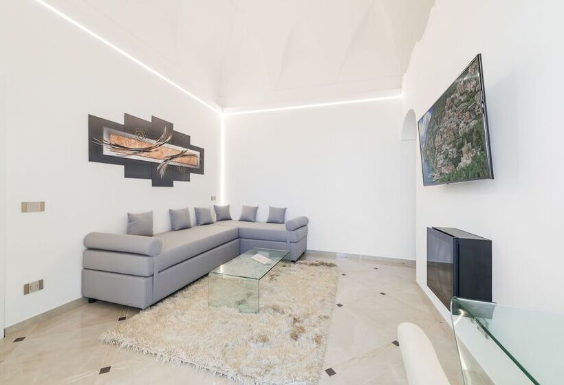 Полулюкс с Балконом, Villa Magia