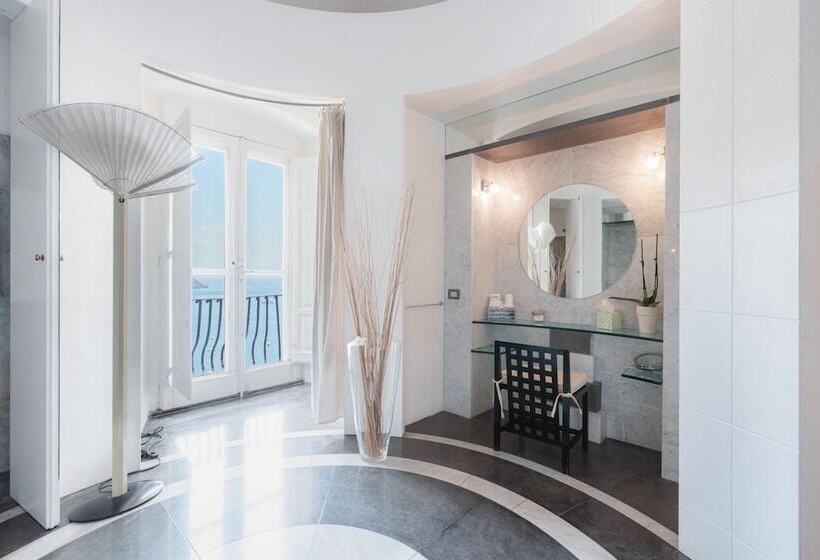 سوییت با چشمانداز دریا, Villa Magia