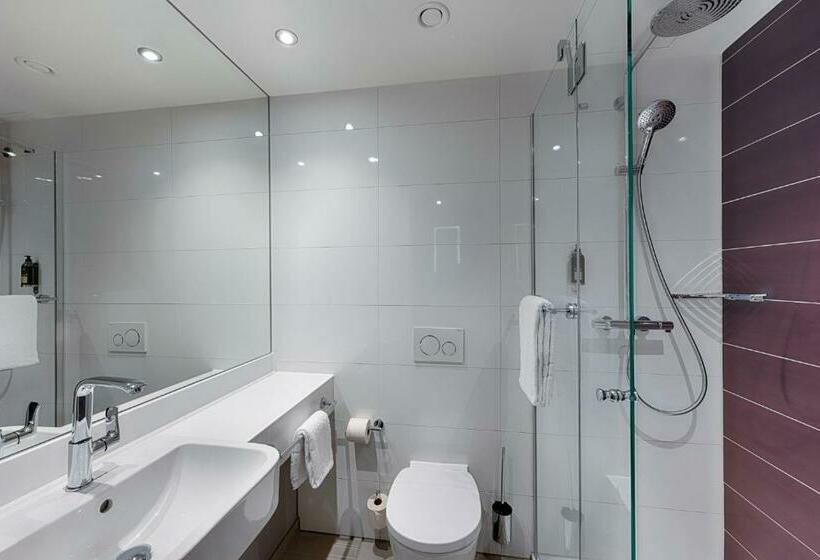 Семейный Номер, Premier Inn Regensburg City Centre
