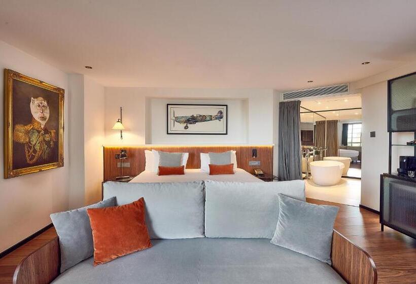 Люкс, The Level At Melia White House