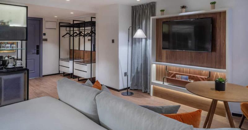 Полулюкс, The Level At Melia White House