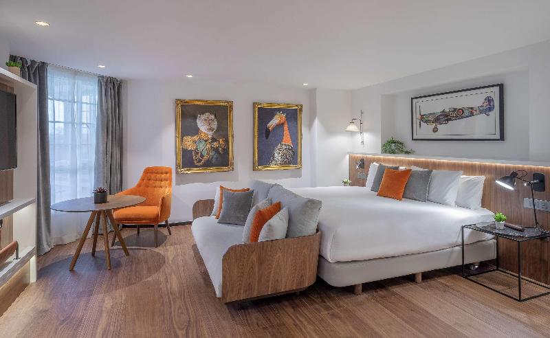 Полулюкс, The Level At Melia White House