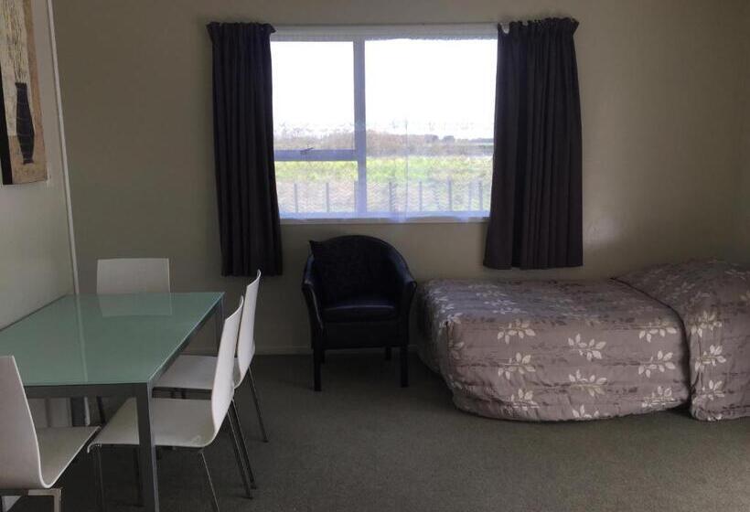 Апартаменты 2 Спальни, North End Motel