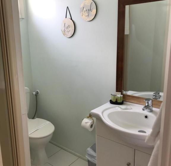 Номер Стандарт, Admirals Lodge