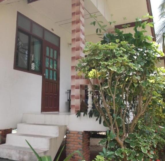 패밀리 방갈로, Palm Point Village
